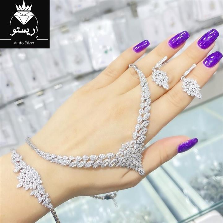 سرویس نقره بسیار شیک میکرو امرالد جدید  با عیار 925 و آبکاری طلاسفید دقیقا مشابه نمونه طلا